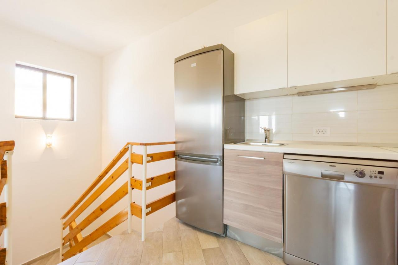 Kob Orog Good Location With Sea Views And Modern Decor Apartment Метайна Екстериор снимка